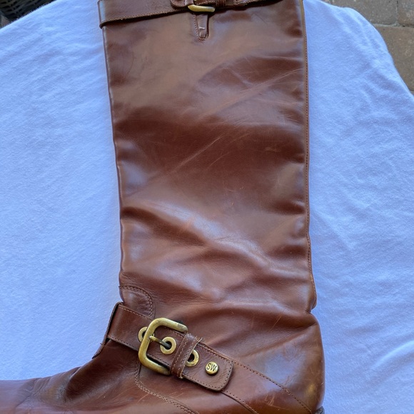 Stuart Weitzman - Picture 8 of 8